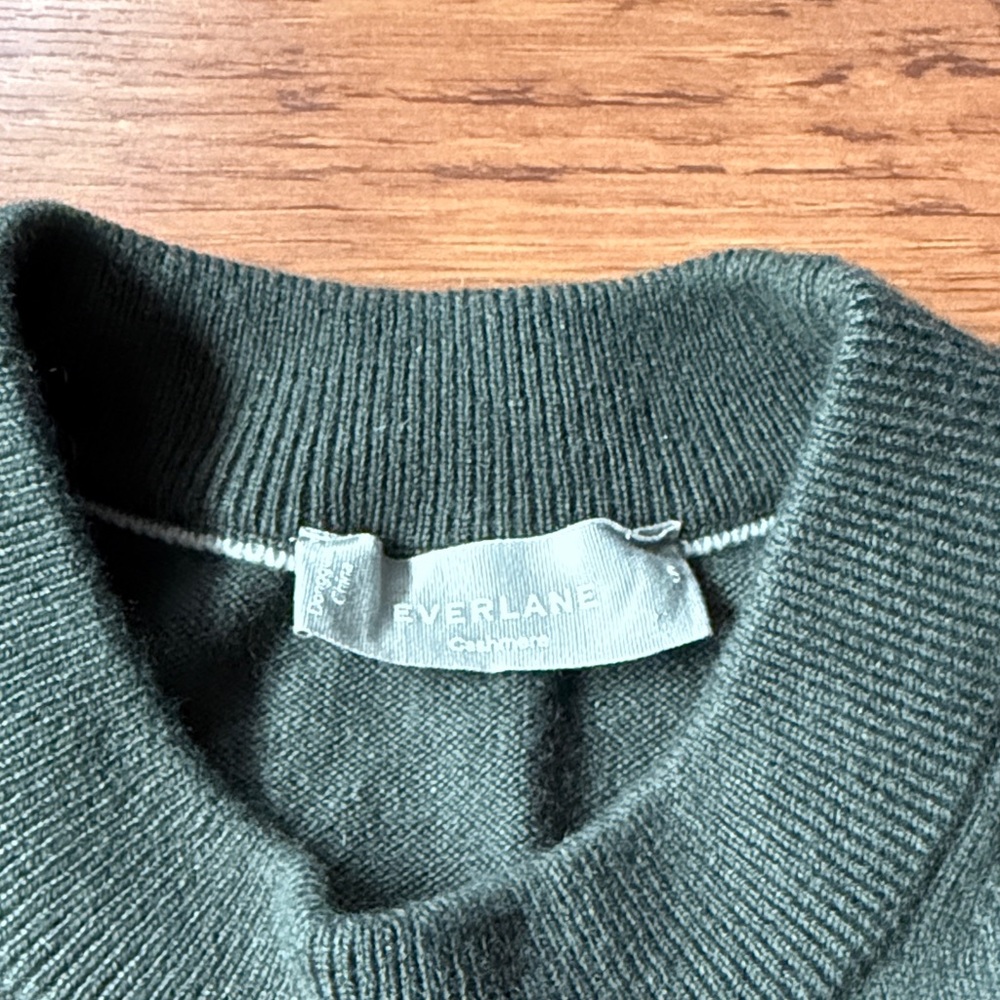 Everlane Cashmere Sweater in Forest Green - Picture 2 of 4